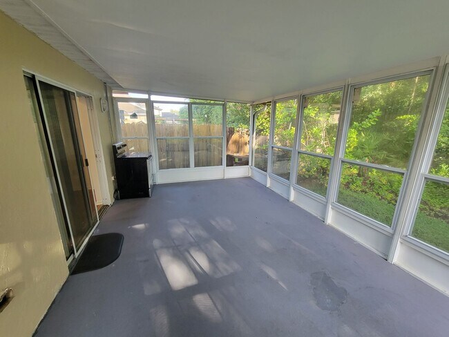 Building Photo - Coming Soon ... Charming 3 Bed/2 Bath Home...