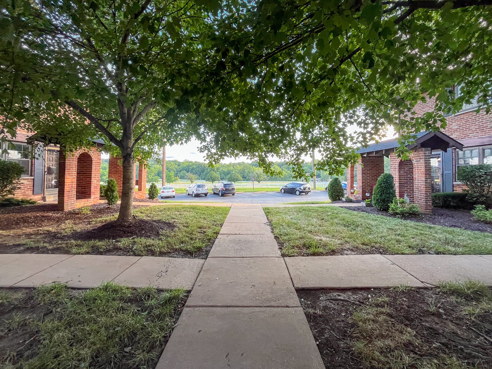 Building Photo - 7951 Royal Arms Ct