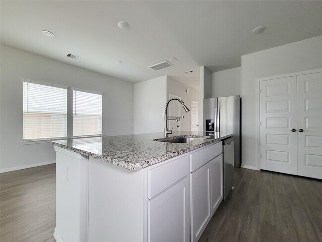 Building Photo - 23330 Kinsfolk Dr