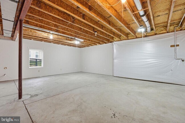 Building Photo - 42240 Hiddenwood Ln