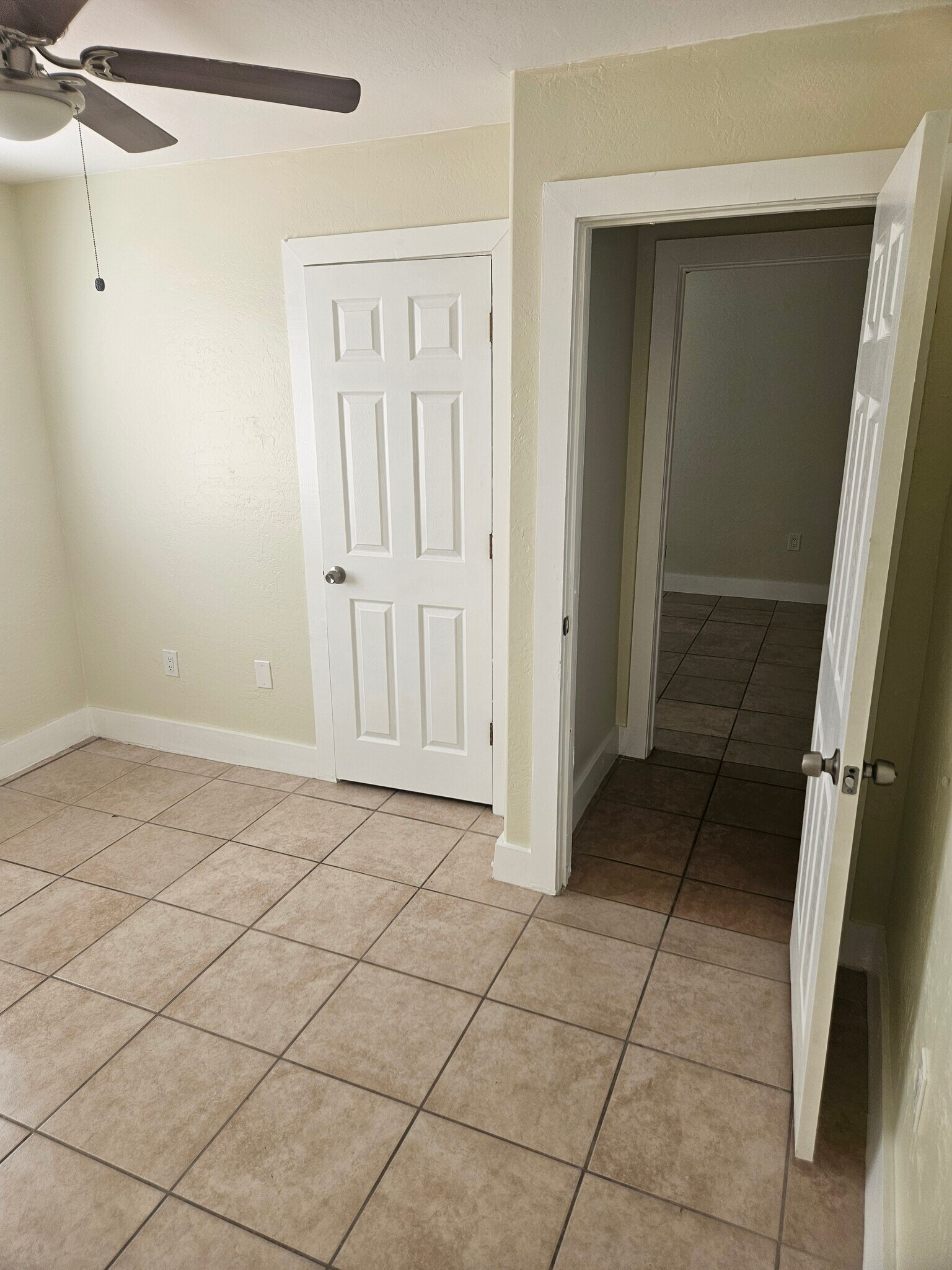 Building Photo - 9628 N 13th St