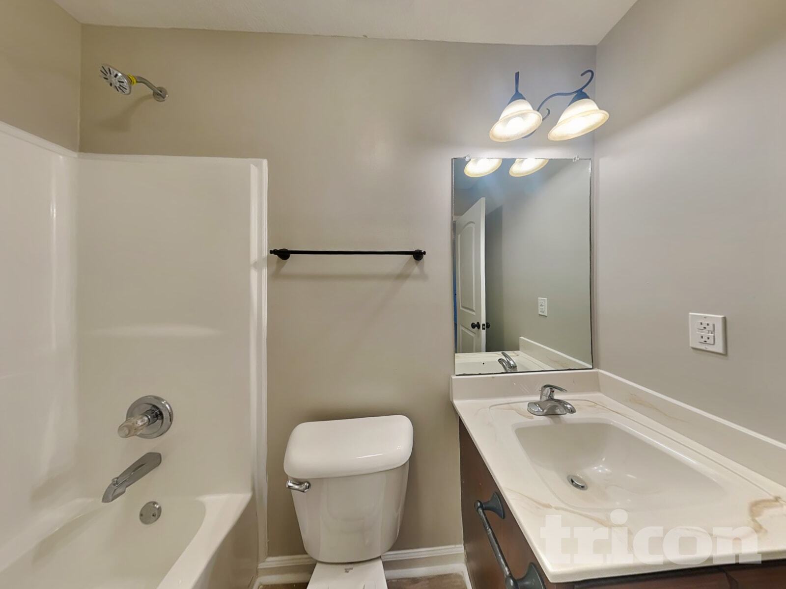 Building Photo - 3450 Southwood Dr