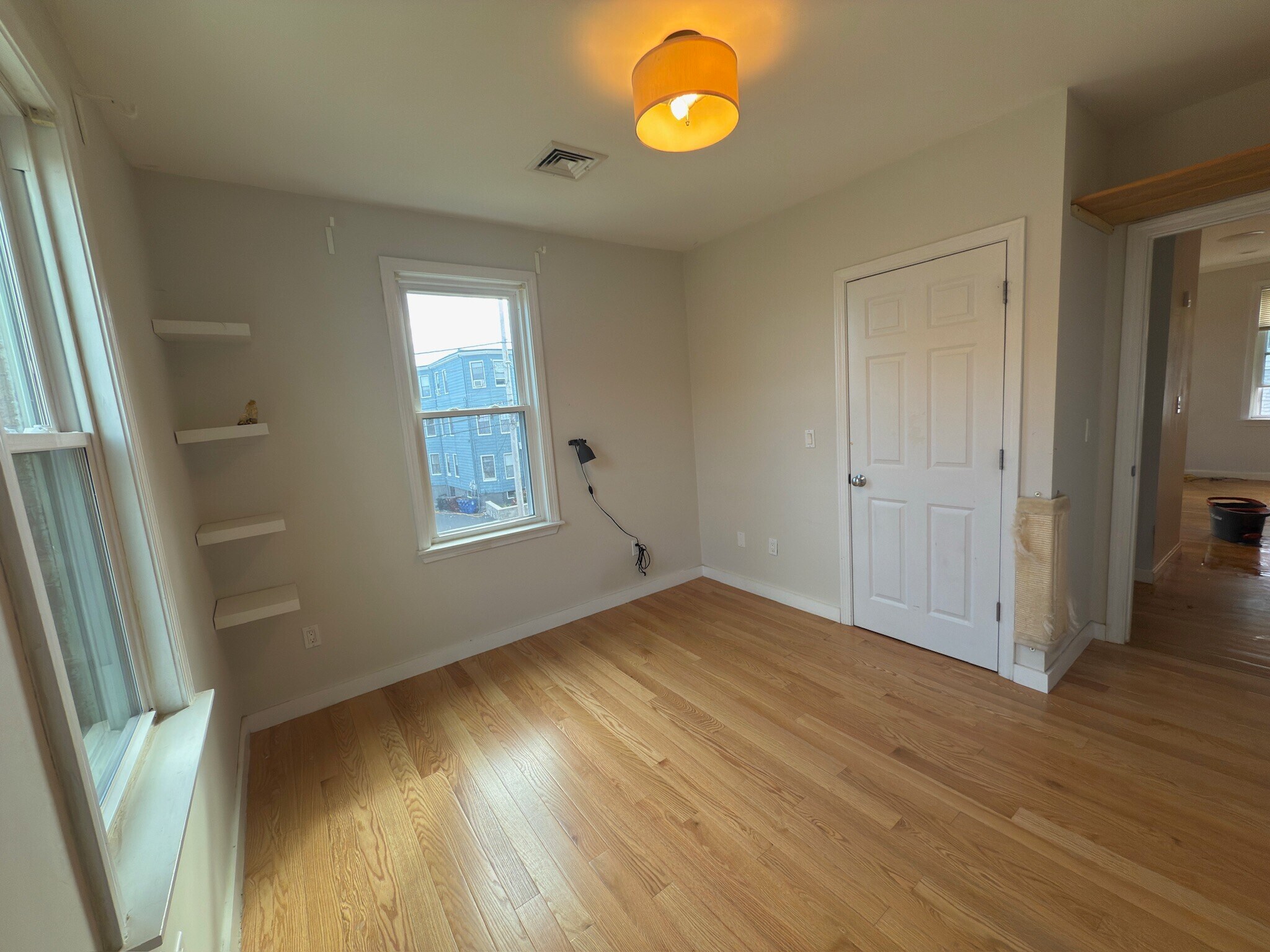 Building Photo - 486 Revere St