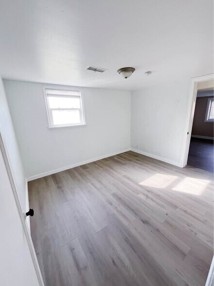 Building Photo - 971 E 300 S