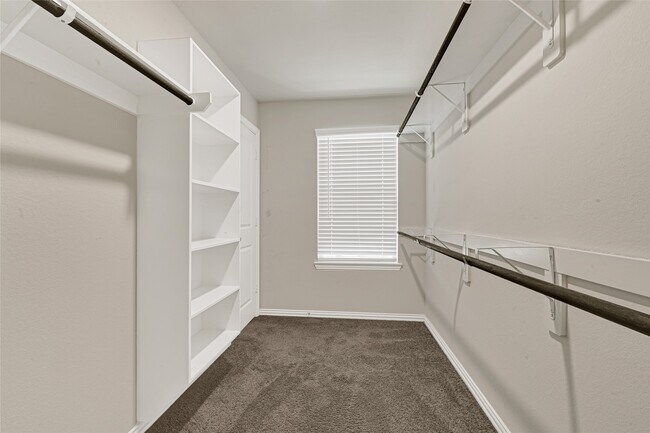 Building Photo - 5104 Chapel Heights Dr