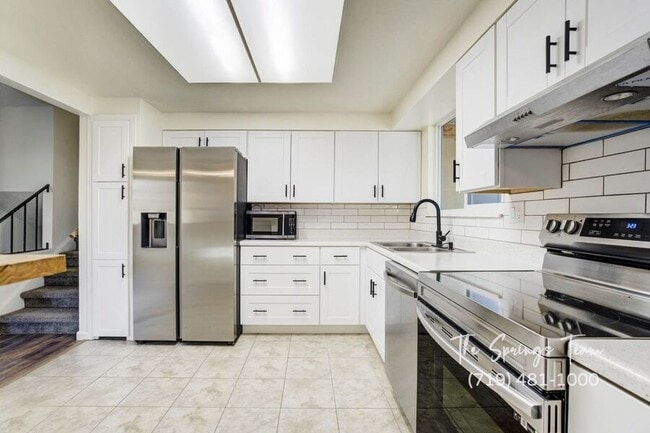 Building Photo - 7240 Sullivan Cir