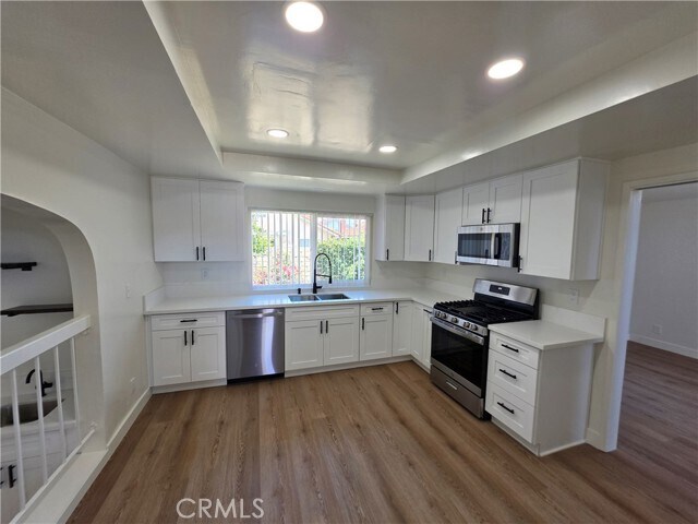 Building Photo - 8831 Sailport Dr