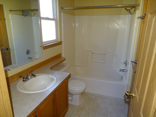 Building Photo - 2917 NW Watkins Ct