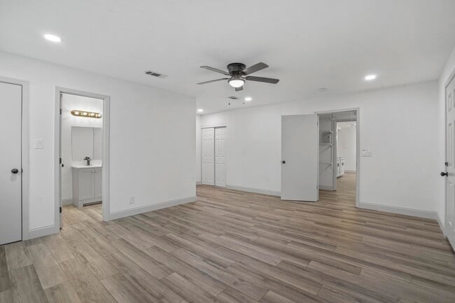 Building Photo - 514 Canyon Ridge Dr