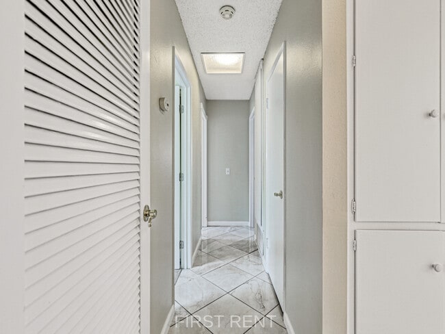 Building Photo - 13132 Laburnum Dr