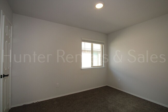 Building Photo - Upgraded Comfort in a Prime Temple Location