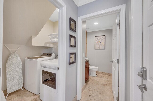 Building Photo - 3316 NE 16th St