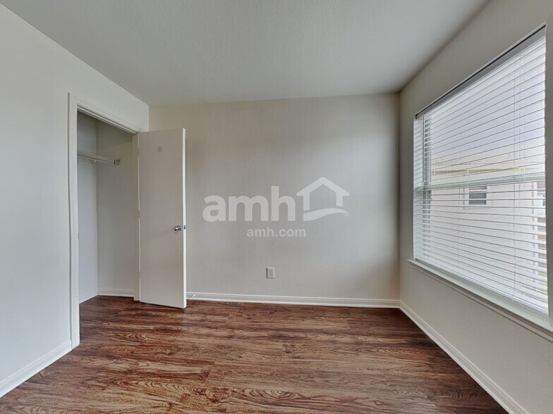 Building Photo - 20719 Dickinson Manor Ln