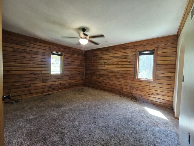 Building Photo - 777 SE Y Hwy