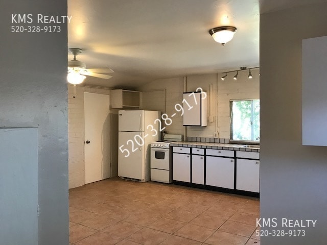 Building Photo - 625 N Desert Ave