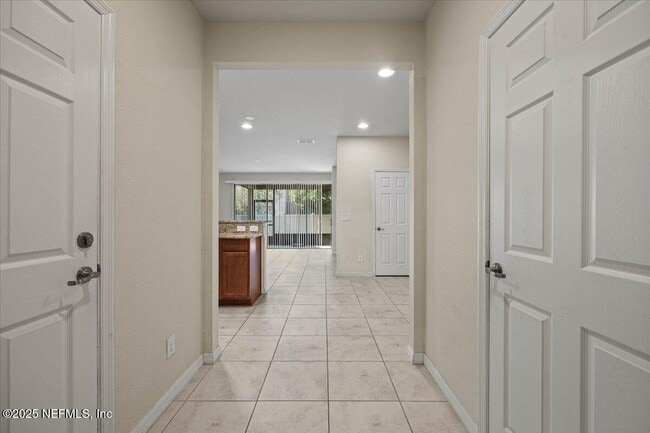 Building Photo - 7023 Buroak Ct