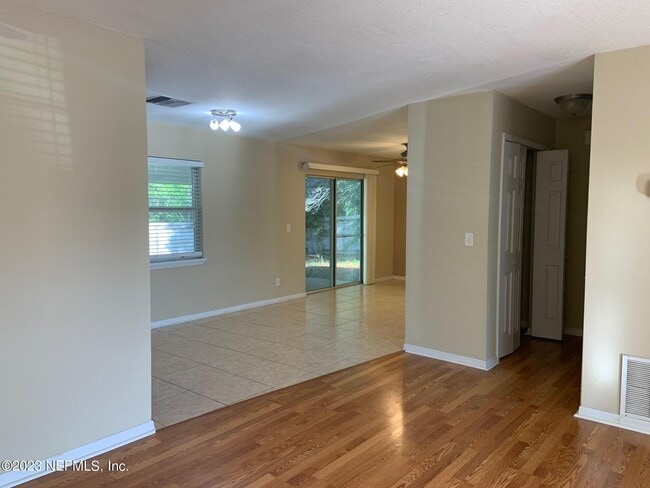 Building Photo - 8384 Chessman Ct