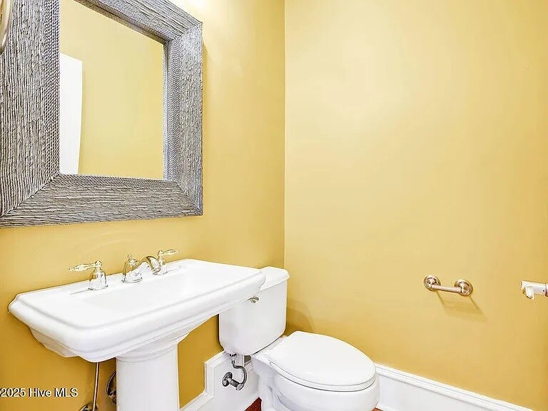 Building Photo - 3347 Jasper Pl