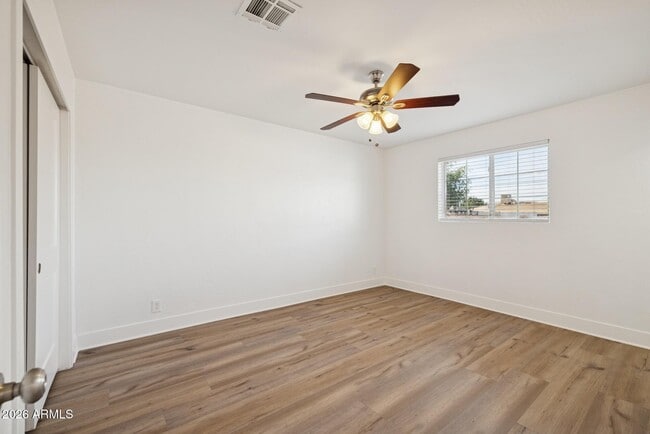 Building Photo - 1016 S Siesta Ln