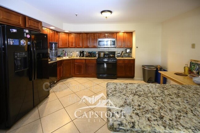 Building Photo - 206 Matthews Drive