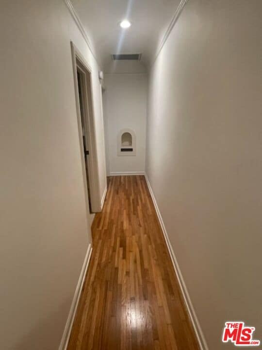 Building Photo - 642 1/2 Maltman Ave
