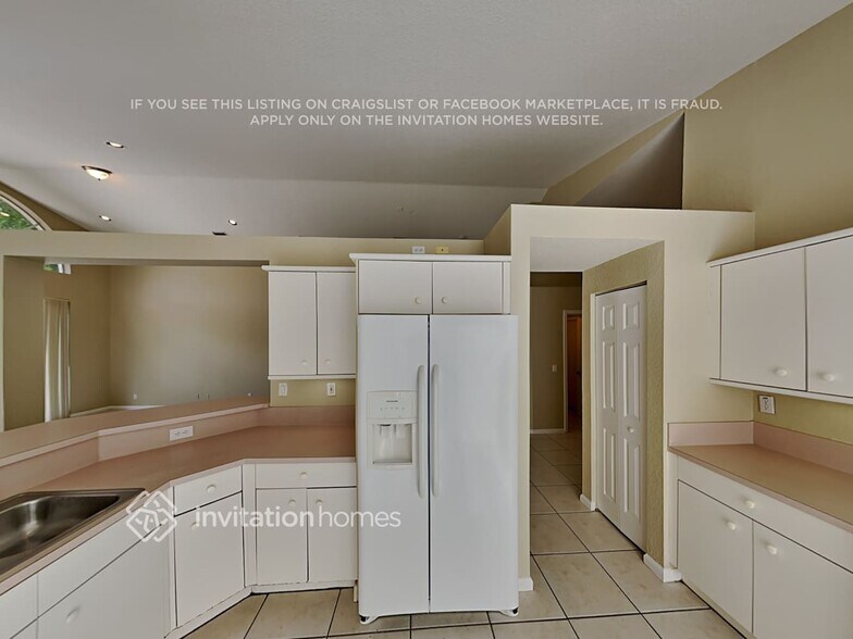 Building Photo - 3401 NW 70th Ave