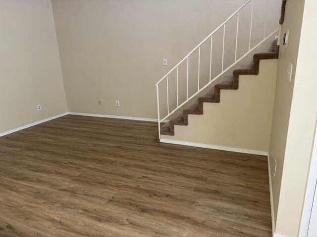Building Photo - 1020 Willow Tree Dr
