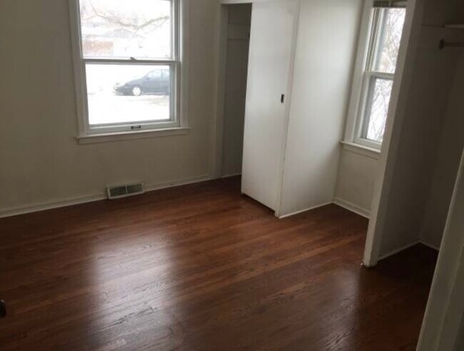 Building Photo - 33 Berkshire Dr