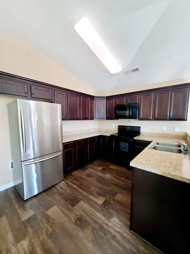 Building Photo - 1410 Boker Rd