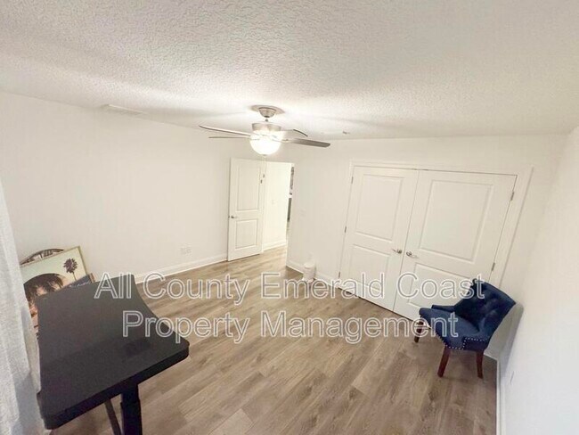 Building Photo - 481 Kelly St