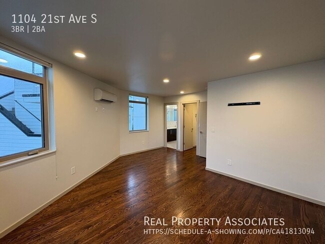 Building Photo - 1104 21st Ave S