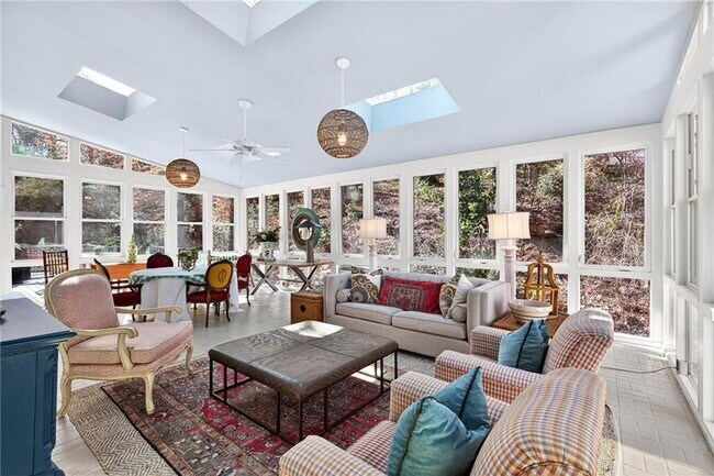 Building Photo - 3642 Mayfair Rd NE