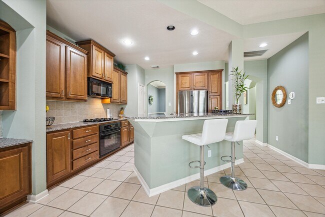 Building Photo - 2403 Clippers Square