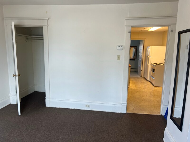 Building Photo - 124 Spruce St