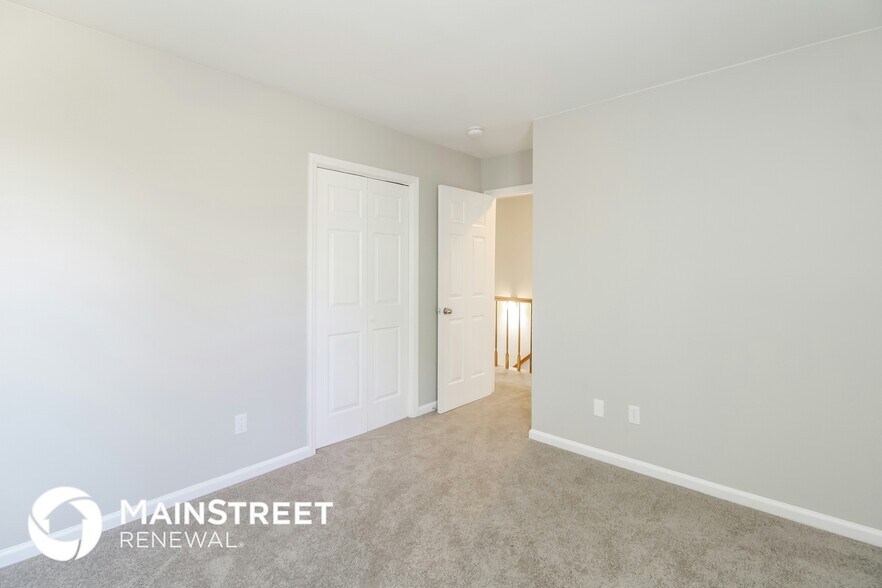 Building Photo - 7081 Avenbury Cir