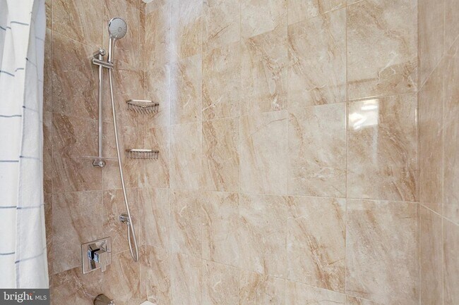 Building Photo - 2911 S Woodstock St