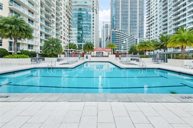Building Photo - 1155 Brickell Bay Dr