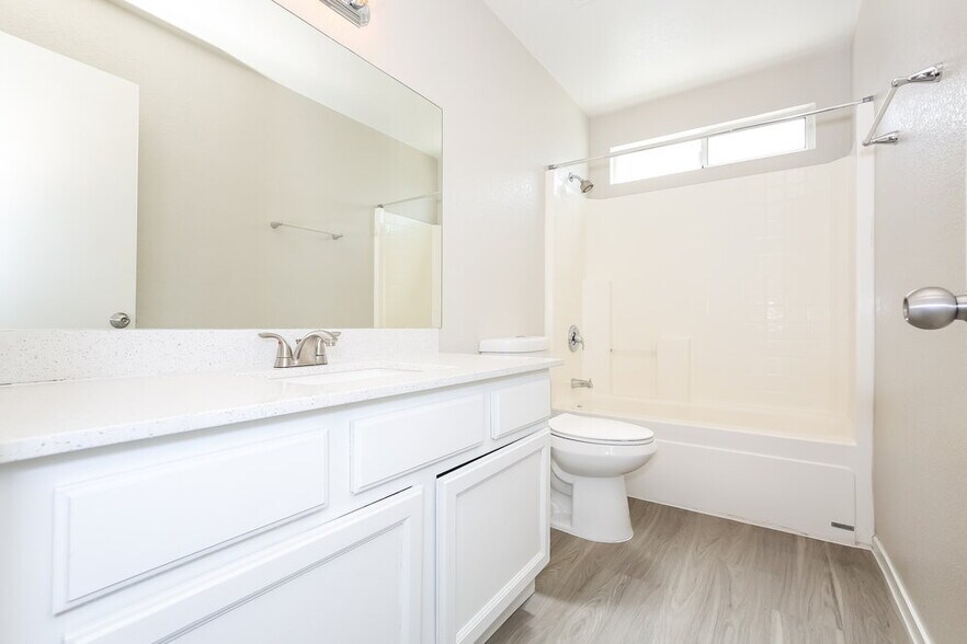 Building Photo - 2114 Heritage Ridge Ave