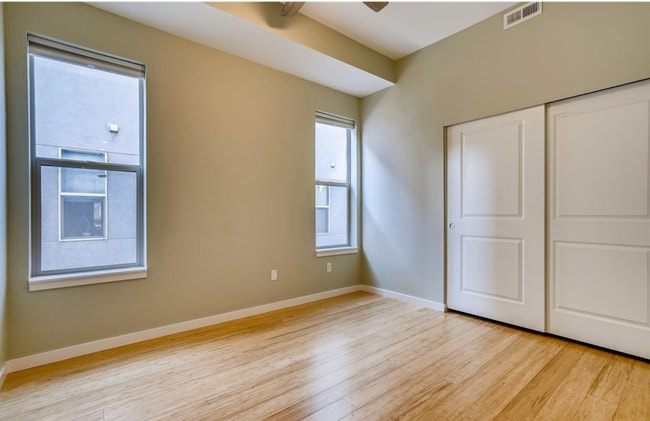 Building Photo - 2331 Glenarm Pl