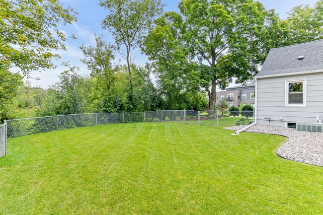 Building Photo - 4295 Oak Dr Ln