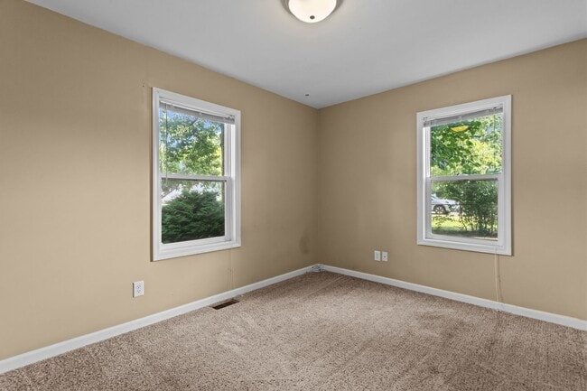 Building Photo - 1090 Rita Dr