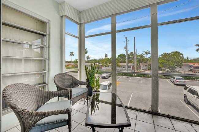 Building Photo - 3040 NE 16th Ave