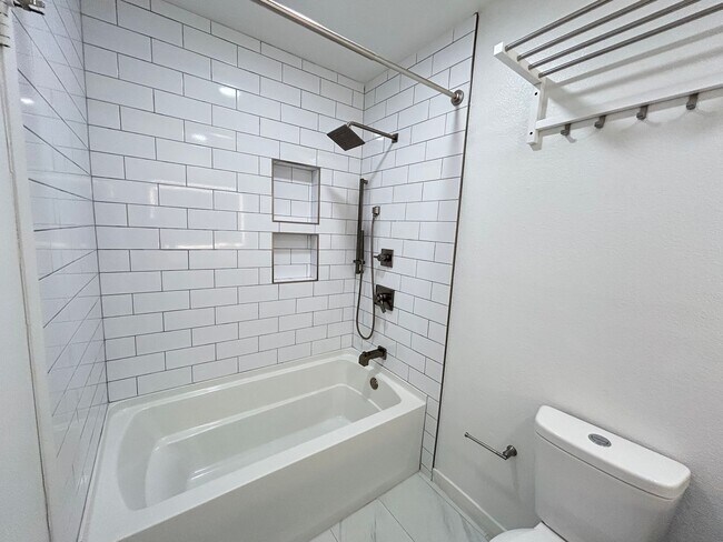 Building Photo - Upgraded Single Story Home No HOA!