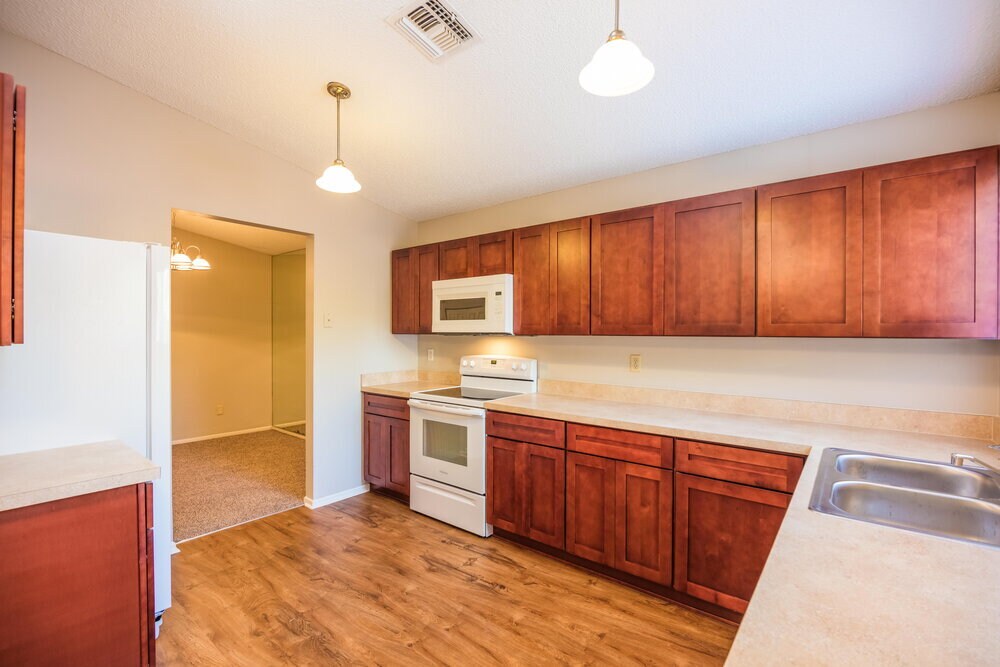 Building Photo - 5701 Longleaf Dr