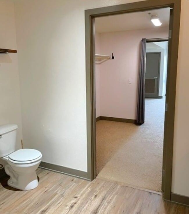 Building Photo - Modern Top Floor Condo with Views, Secured Building & Parking - Water,Sewer,Garbage Included!