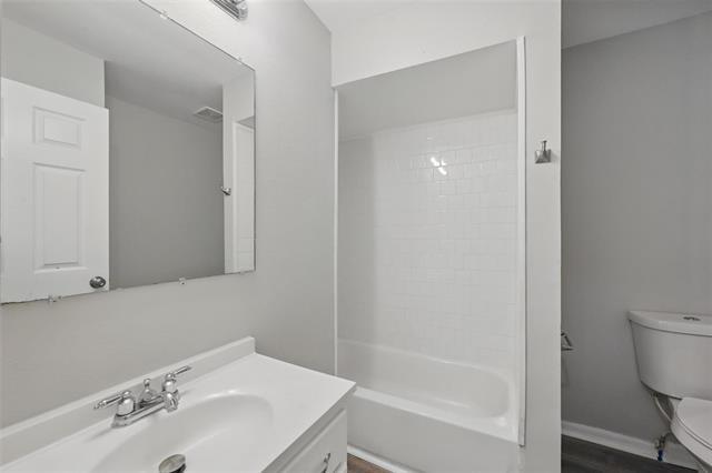 Building Photo - 2906 W Parnell St