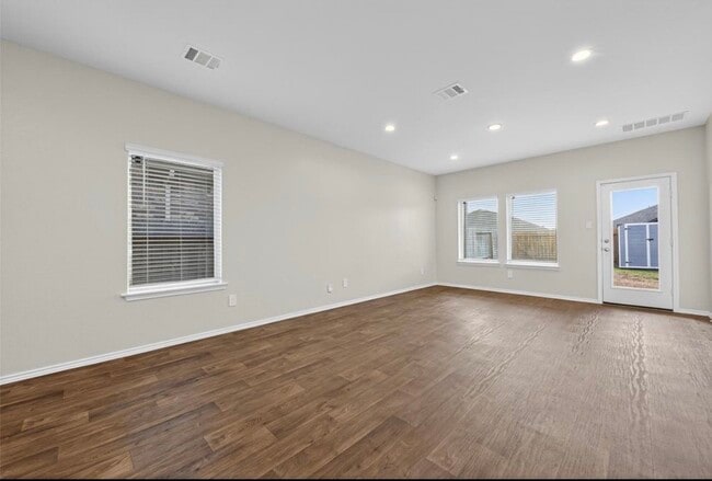 Building Photo - 21170 Alder Oaks Dr