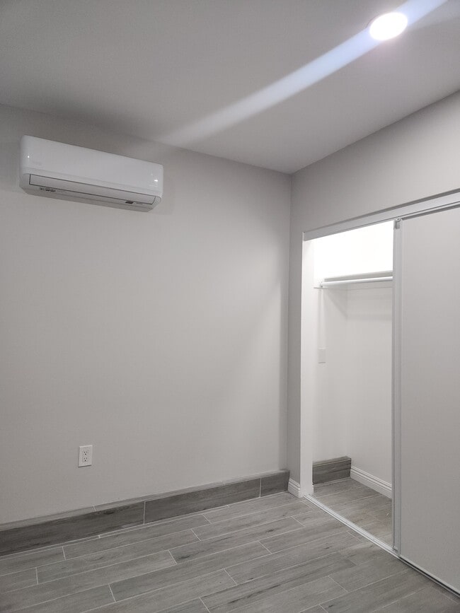 Building Photo - 7415 Laurel Ave