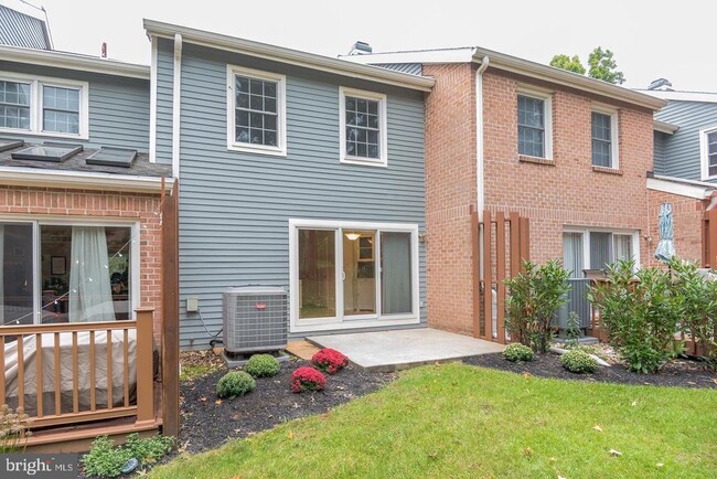 Building Photo - 46 Stonehurst Ct