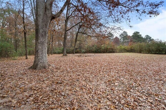 Building Photo - 3142 Chamblee Gap Rd